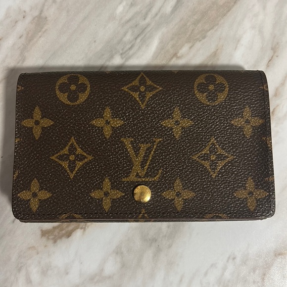Louis Vuitton Handbags - Louis Vuitton Coffre-fort Wallet